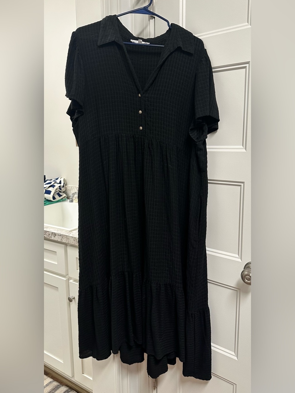 Jane and Delancey Black Textured Collared Midi Dress - Picture 1 of 4